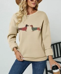 New π Z Avenue Beige & Red Two πΆ Dogs Crewneck Pullover - π© Women & Juniors β