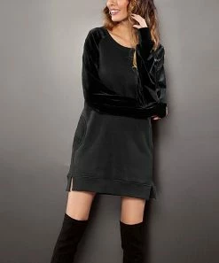 Promo ๐ Z Avenue Black Velvet-Sleeve Raglan Sweatshirt - ๐ฉ Women โ๏ธ 11 Promo ๐ Z Avenue Black Velvet-Sleeve Raglan Sweatshirt - ๐ฉ Women โ๏ธ -Z Avenue Shop zu61979243 alt 4 tm1541180668